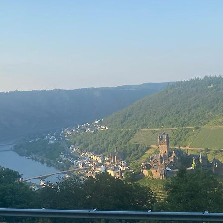 Pension Mit Moselblick Klotten Exteriör bild