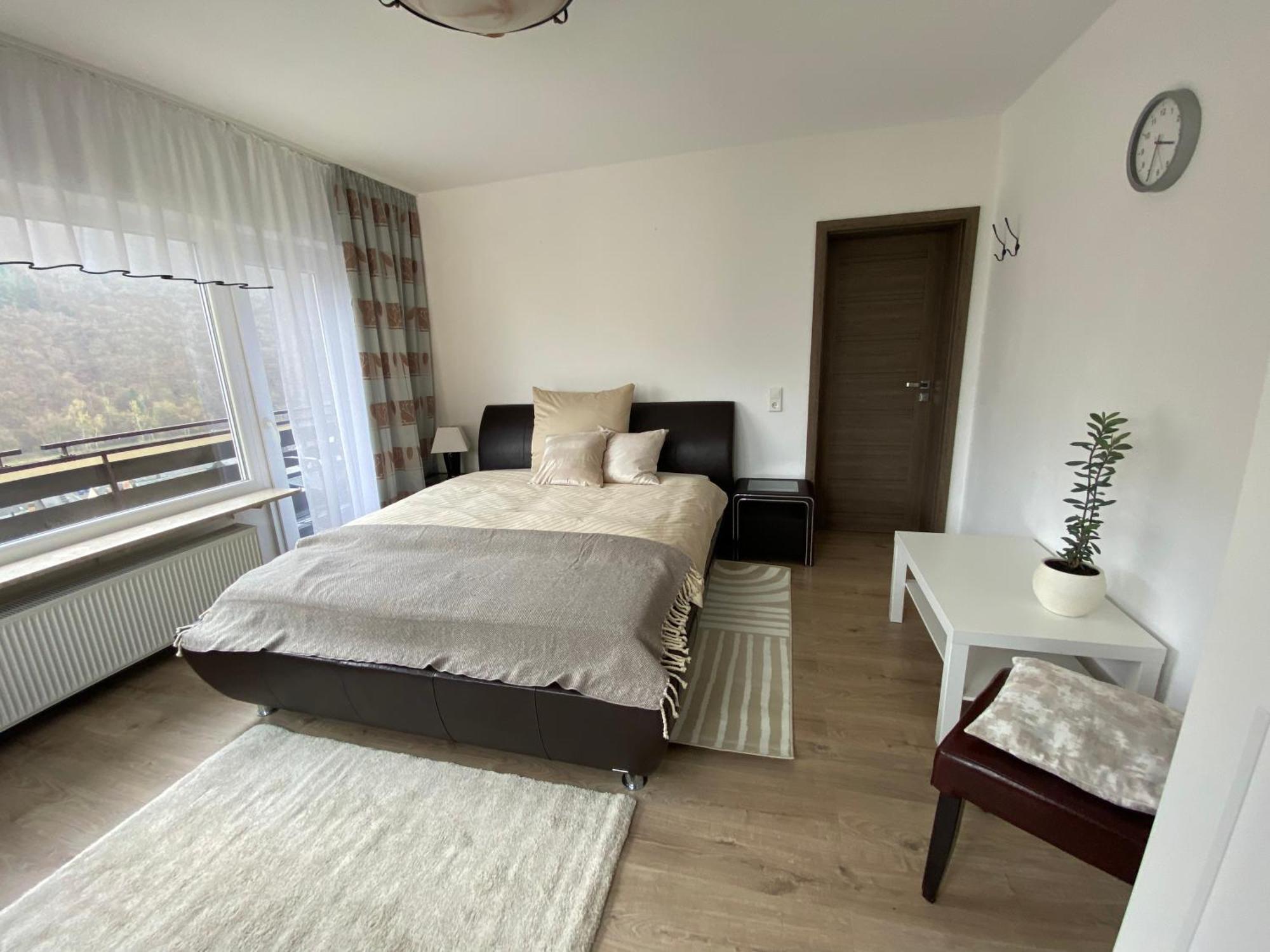 Pension Mit Moselblick Klotten Exteriör bild