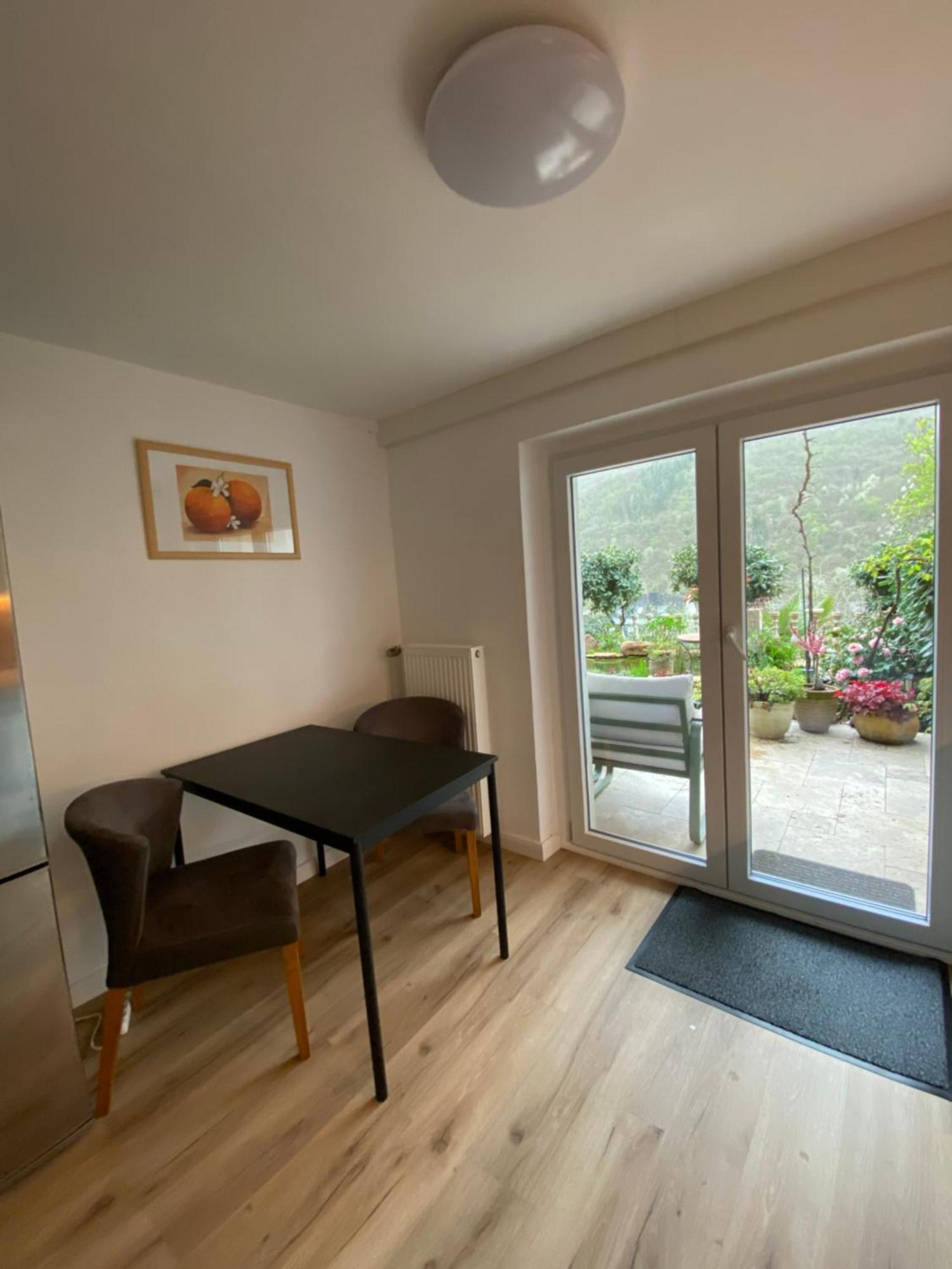 Pension Mit Moselblick Klotten Exteriör bild