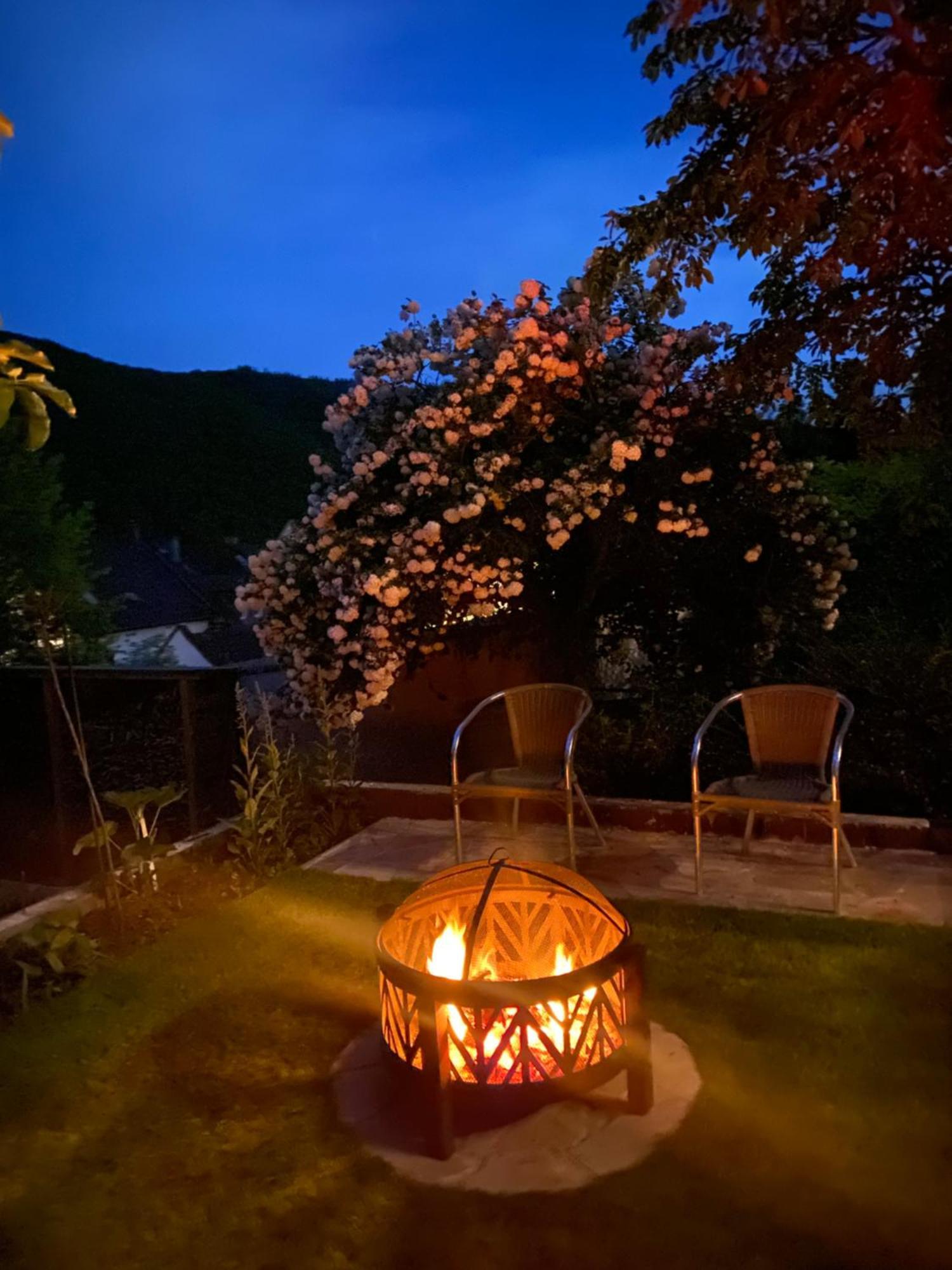 Pension Mit Moselblick Klotten Exteriör bild